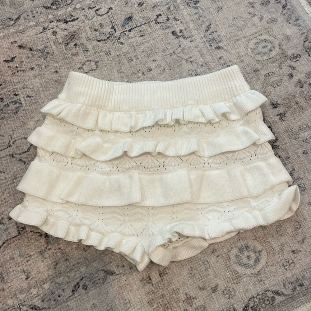 Edikted Ruffle Shorts